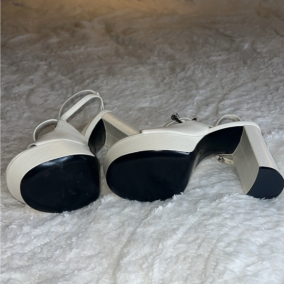 New GIVENCHY white heels - Picture 2 of 4